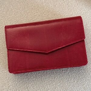 Elegant Red Lizard Embossed Leather Clutch Bag
